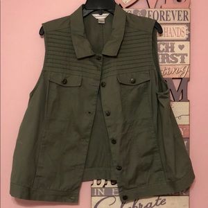 Army green vest XL
